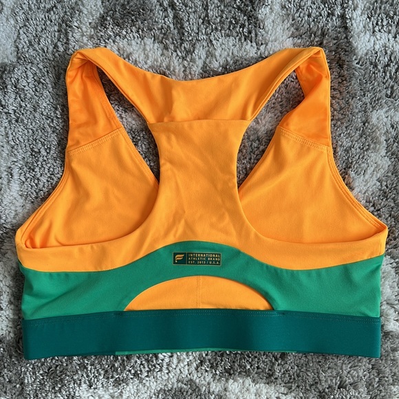 Fabletics On-The-Go Midi Medium Impact Sports Bra - Picture 2 of 3